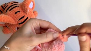 How to crochet Lying Tiger / Part 1 / Video tutorial