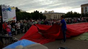 Как надувают воздушные шары