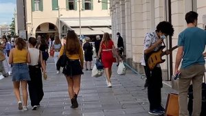 Италия : как одеваются мужчины и женщины