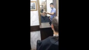 Постригся налысо?