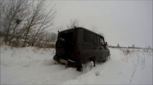 УАЗ и НИВА по снегу.