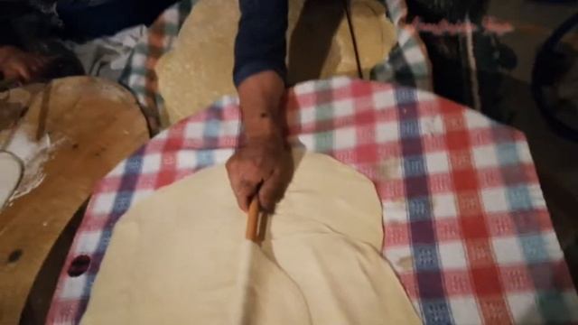 Яичная ЛАПША или МАНТЫ без МЯСА готовят турчанки в ДЕРЕВНЕ. смотреть онлайн