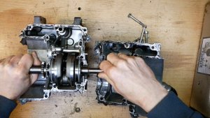 РЕМОНТ .РАЗБОРКА ДВИГАТЕЛЯ ХОНДА ДИО 56