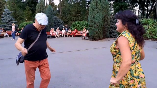 МНЕ ДО ТЕБЯ ПАРУ ШАГОВ! СЧАСТЛИВЫЕ МОМЕНТЫ ИЗ ПАРКА ГОРЬКОГО ХАРЬКОВ 2021 смотреть онлайн