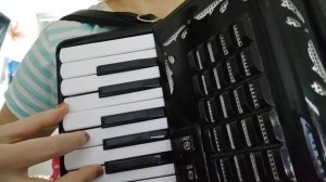 Подберем песню, на аккордеоне, Вишневый цвет,   уроки игры, цифры для гармони 89277382068