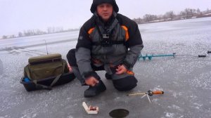 Попал на клев! Удочки гнёт, крючки ломает! Ловля огромных карпов со льда!