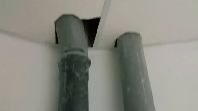 НЕИСПРАВНЫЕ ЛИВНЕВКИ В ПАРАДНЫХ И ОБРУШЕННЫЕ ВОДОЙ ПОТОЛКИ смотреть онлайн