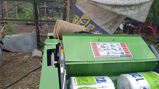 Заправка нити в мини пресс подборщик YK0850 Threading the mini baler YK0850 Установка большой бобин смотреть онлайн