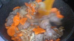 НЕЖНОЕ ТОМЛЁНОЕ МЯСО, ТАЕТ ВО РТУ. ЕШЬ И ХУДЕЙ.