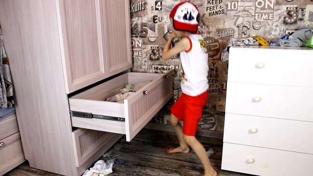 Что Будет Если Не убирать За собой ИГРУШКИ / Откуда Столько ШАРИКОВ? смотреть онлайн