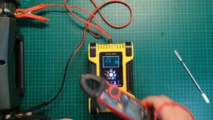 Зарядное устройство «FOXSUR FBC122412D» с AliExpress