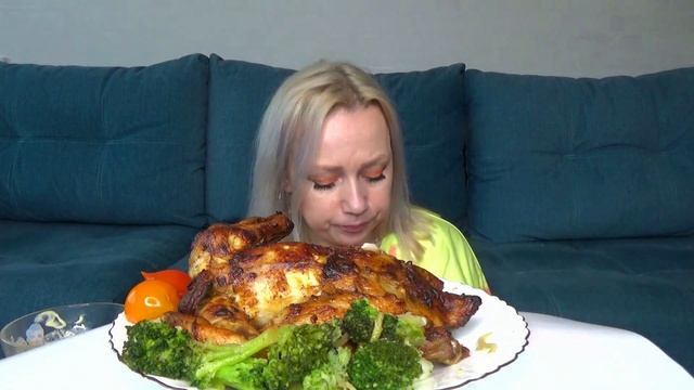 МУКБАНГ КУРИЦА ЗАПЕЧЕННАЯ В ДУХОВКЕ, БРОККОЛИ, СОЛЕНЬЯ/Mukbang еда на камеру/Русский мукбанг/не АСМ смотреть онлайн