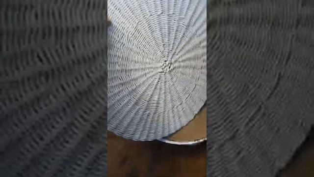 Как плести столик-корзинку. Часть процесса смотреть онлайн