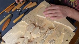 Как из доски вырезать картину? Вот так! Резьба по дереву, полный процесс.
