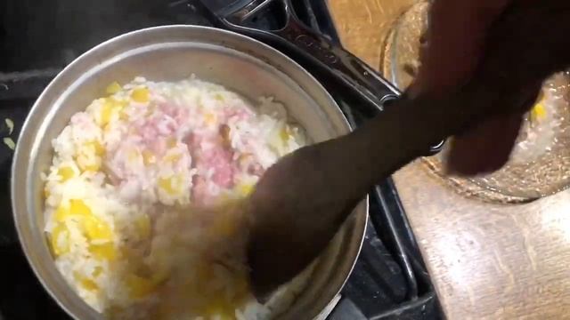 Готовлю ужин для любимой собаки. Рис с тыквой и фаршем.