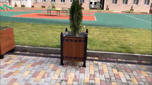 Уличные кашпо из дерева и металла КМл-2 от ЛАВКАТОРГ 8(861)244-90-83 смотреть онлайн