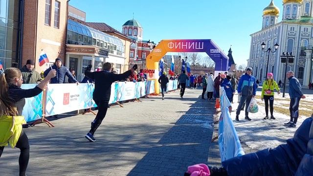 Последние марафонцы на 10 км. Фестиваль «Крымская весна» 2023.