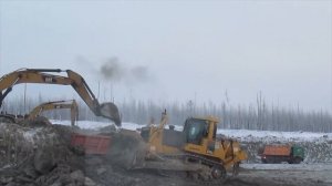 Komatsu, Caterpillar, МАЗ. Отсыпка кустовой площадки