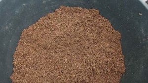 Готовлю грунт для перевалки петуний.