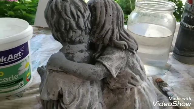 Завинтаживаю садовую фигурку :) смотреть онлайн