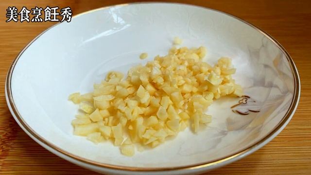 油麥菜不要總炒著吃了，教你一個特色做法，鮮甜脆爽，天天吃都不膩，超好吃，【美食烹飪秀】，#油麥菜食譜，#油麥菜料理，#油麥菜的做法，#food，#美食，#chinesefood，#油麥菜蒜蓉蠔油