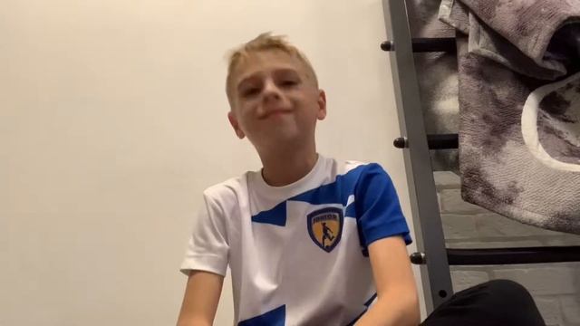 Я танцую брейк данс!!(Канал моей сестры в описании)!! смотреть онлайн