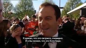 Джейсон Айзекс на красной дорожке BAFTA