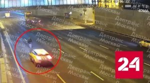 Кадры страшной аварии на МКАД попали на камеру - Россия 24 