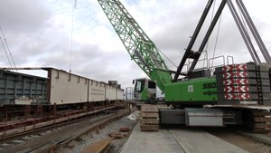 В Сургуте завершают первый этап установки моста через Обь