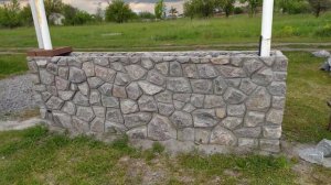 Кладка камня. Забор