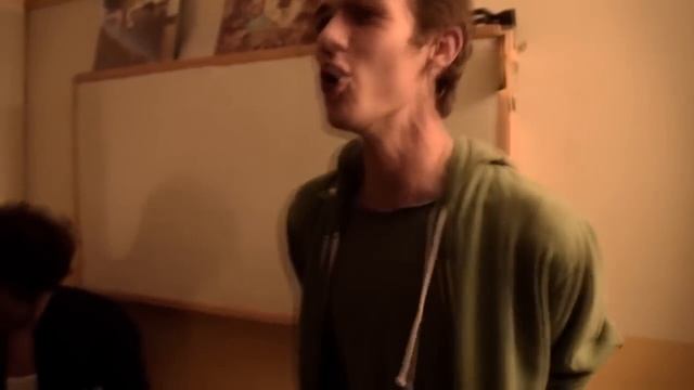 WOW КРУТО ПОЕТ (AnnenMayKantereit & K.I.Z. - Hurra die Welt geht unter) смотреть онлайн