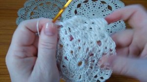 Сервировочная ажурная салфетка крючком из хлопка . МК .