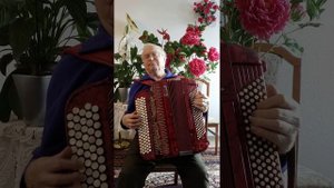 Вы мне нравитесь, взрослая женщина.  М. Шуфутинский.