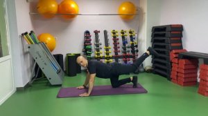 Квадроплекс - обязательное упражнение для укрепления поясничного отдела