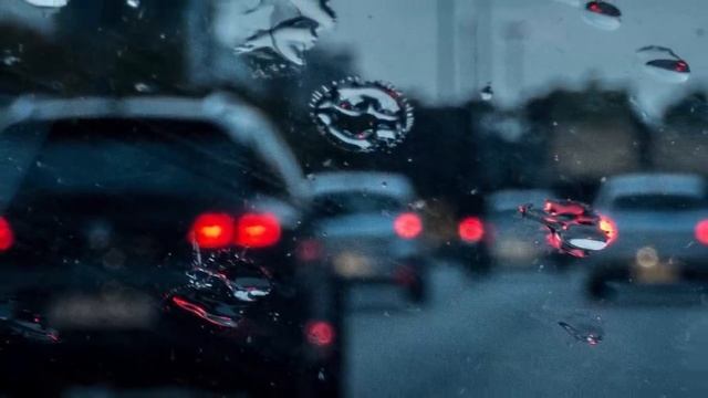 Чтобы не усложнять себе жизнь, оставил ее на пути домой, а на утро к нему в двери постучали… смотреть онлайн