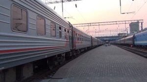 Электровоз ЭП1М-608 с поездом №34 Москва — Владикавказ