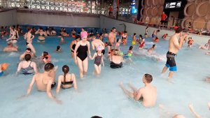 Лужники аквапарк. Волновой бассейн