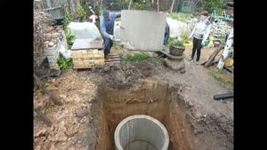 Установка колец мини экскаватором