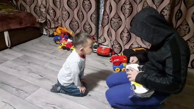 Полицейская машина. ДПС. Распаковка игрушки. У Шамиля новая машина.