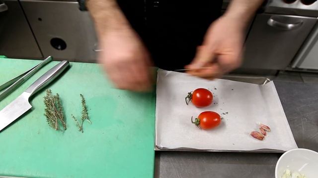 Ristorante Foravia presenta: polpo arrostito su crema di topinambur e pomodori confit смотреть онлайн