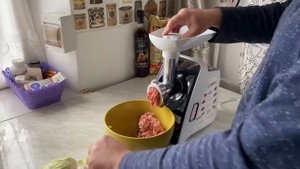 Распаковываем и тестируем мясорубку Bosch MFW3640A