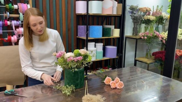 Сборка композиции в шляпной коробке смотреть онлайн