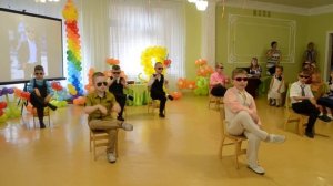 Танец бизнесменов. Выпускной бал в детском саду