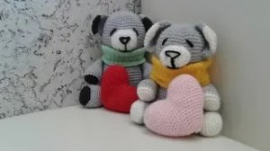 Мишка крючком. Мишка с сердечком (часть 3).