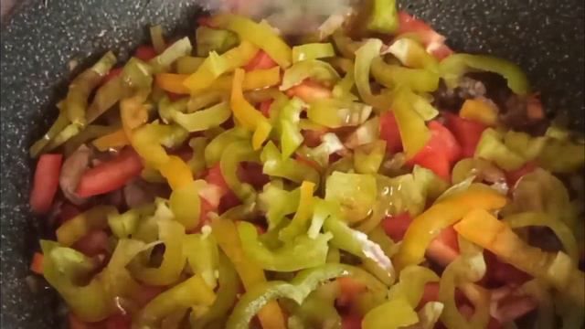 Готовим спагетти по-турецки к столу. смотреть онлайн