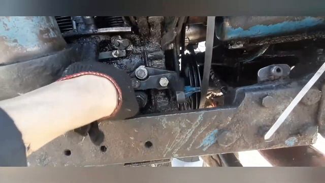 Т-40М. Ремонт кронштейна генератора. ТО переднего неведущего моста. смотреть онлайн