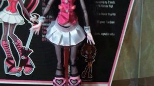 Распаковка и обзор Monster High Draculaura базовая!!! :)