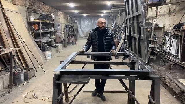 Самоподьемный люк в подвал...