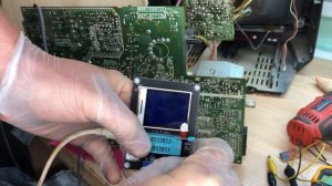 Кинескопный телевизор может работать 20 лет без ремонта, поэтому их и ремонтируют. Sony KV-14T1R.