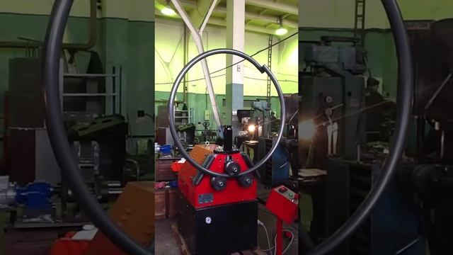 Трехвалковая гибочная машина СГ-70/3Г производства "Техномаш"_гибка трубы в кольцо